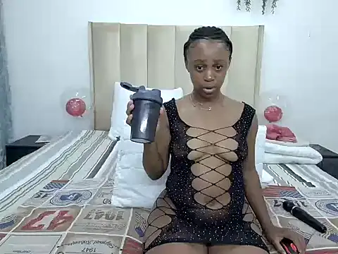 Pearl 00 online show from 02.12.25