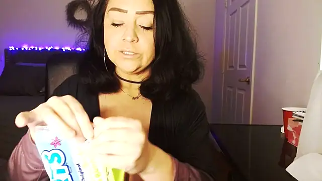 AlyssiaAmoreXO online show from 04.28.26