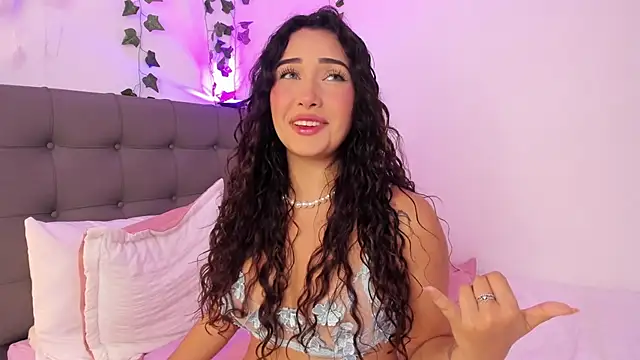 charlotte james0 online show from 03.03.25