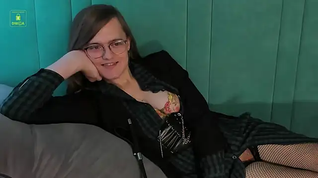 YukoFanee online show from 12.19.24