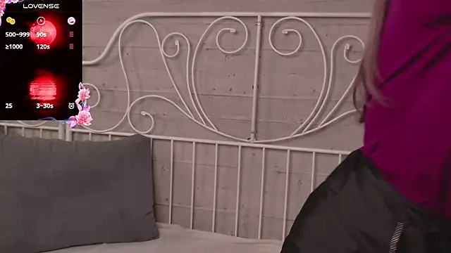 YukoFanee online show from 10.21.25