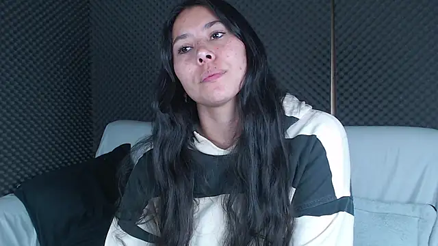 Snapshot of _joy_yva chatting on 02.10.26 joy yva online show from 02.10.26