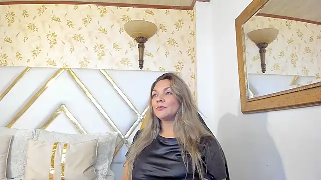 Snapshot of MalorySweet chatting on 06.24.26 MalorySweet online show from 06.24.26