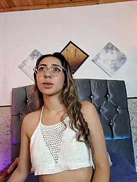 Snapshot of Scarlett_Khan chatting on 01.14.25 Scarlett Khan online show from 01.14.25