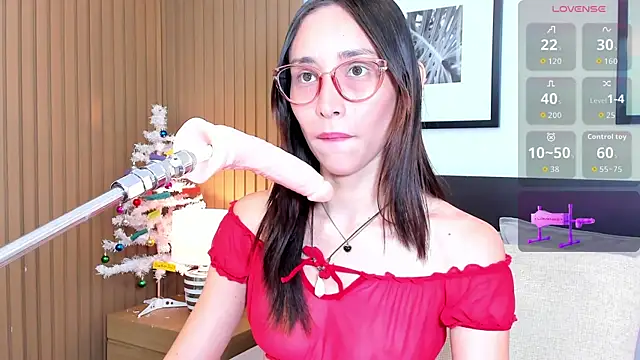 Snapshot of doll_bella_ chatting on 12.05.25 doll bella online show from 12.05.25