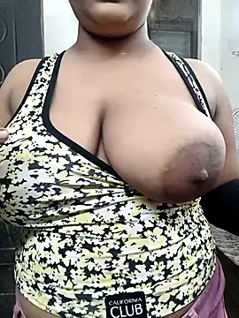 Snapshot of Cute_payal0 chatting on 10.14.25 Cute payal0 online show from 10.14.25