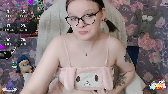 Snapshot of DivaMarisa chatting on 02.13.25 DivaMarisa online show from 02.13.25