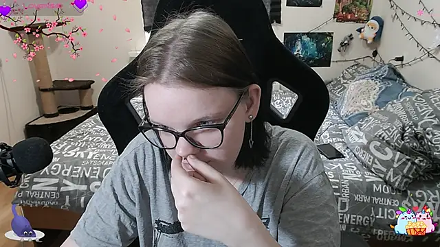 Snapshot of DivaMarisa chatting on 03.06.25 DivaMarisa online show from 03.06.25