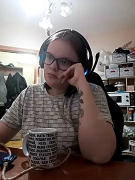 Snapshot of DivaMarisa chatting on 03.21.25 DivaMarisa online show from 03.21.25