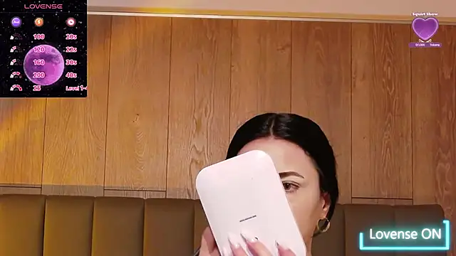 Snapshot of AllisonSky chatting on 03.19.25 AllisonSky online show from 03.19.25