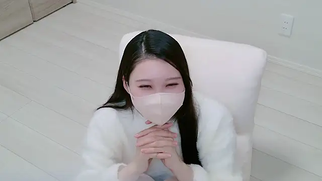 Snapshot of yuki_room chatting on 04.01.26 yuki room online show from 04.01.26