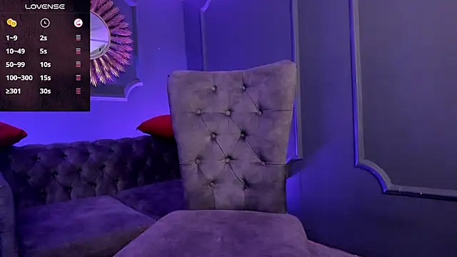 Snapshot of Lucy_Williiams chatting on 12.29.24 Lucy Williiams online show from 12.29.24