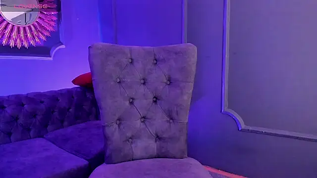 Snapshot of Lucy_Williiams chatting on 01.10.25 Lucy Williiams online show from 01.10.25