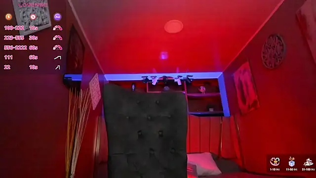 Snapshot of Lucy_Williiams chatting on 09.22.25 Lucy Williiams online show from 09.22.25