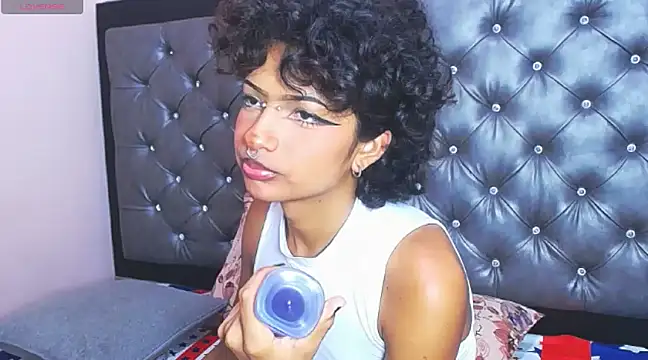 Snapshot of ToshiaKimich chatting on 01.17.25 ToshiaKimich online show from 01.17.25