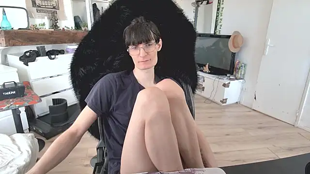 CeriseLapine online show from 10.10.25