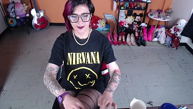 MissMiia2 online show from 01.15.25