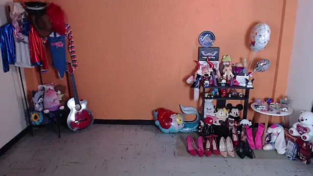 MissMiia2 online show from 01.15.25