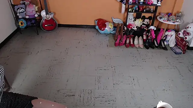 MissMiia2 online show from 01.17.25