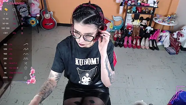 MissMiia2 online show from 01.22.25