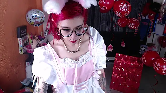 MissMiia2 online show from 02.18.25