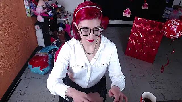 MissMiia2 online show from 02.19.25