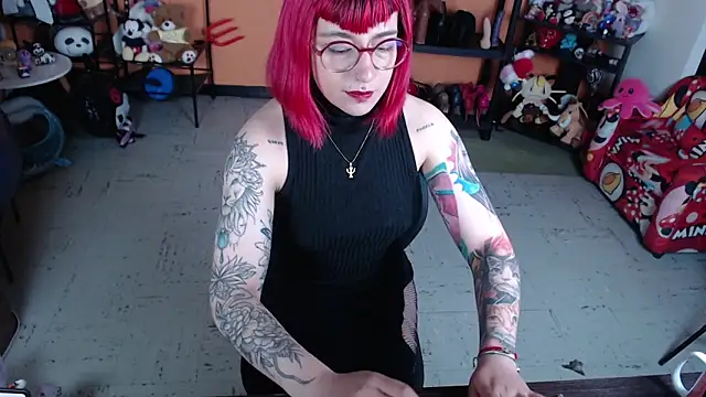 MissMiia2 online show from 04.21.26