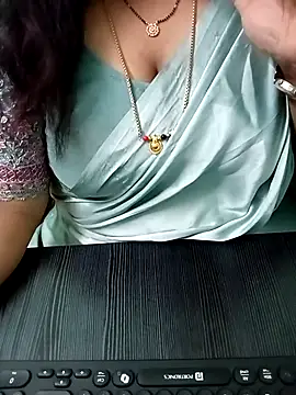 Snapshot of your-sameera chatting on 05.04.26 your-sameera online show from 05.04.26