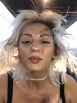 Diamond Bunny  online show from 12.26.24