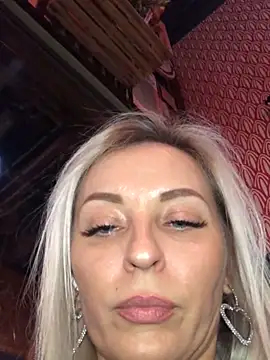 Diamond Bunny  online show from 01.08.25