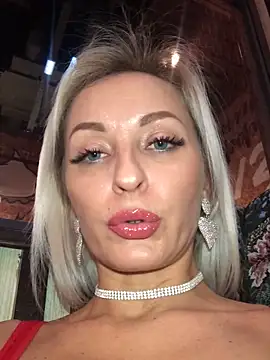 Diamond Bunny  online show from 01.10.25