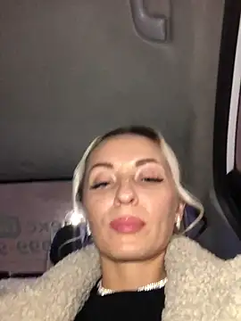 Diamond Bunny  online show from 01.14.25