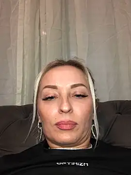 Diamond Bunny  online show from 02.02.25