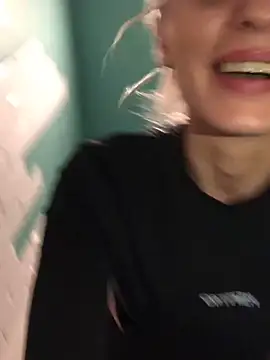 Diamond Bunny  online show from 02.04.25