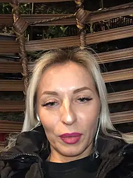 Diamond Bunny  online show from 02.05.25