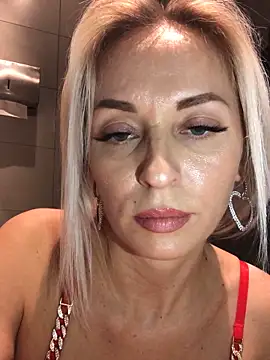 Diamond Bunny  online show from 02.11.25