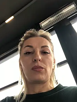 Diamond Bunny  online show from 03.19.25