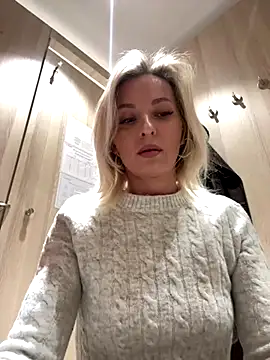 Diamond Bunny  online show from 12.05.25