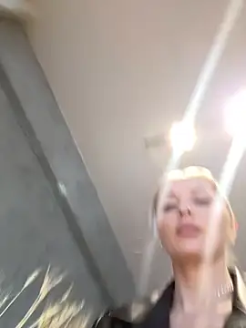 Diamond Bunny  online show from 03.13.26