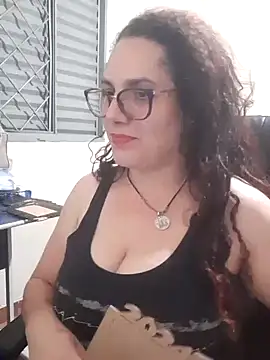 Snapshot of litha_luna chatting on 12.11.24 litha luna online show from 12.11.24