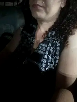 Snapshot of litha_luna chatting on 01.11.25 litha luna online show from 01.11.25