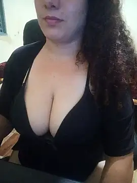 Snapshot of litha_luna chatting on 01.18.25 litha luna online show from 01.18.25