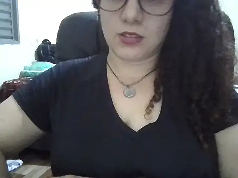 Snapshot of litha_luna chatting on 02.15.25 litha luna online show from 02.15.25