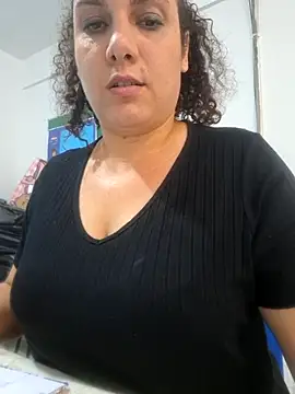 Snapshot of litha_luna chatting on 10.21.25 litha luna online show from 10.21.25