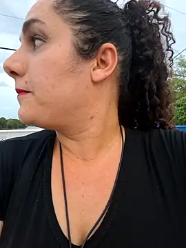 Snapshot of litha_luna chatting on 11.05.25 litha luna online show from 11.05.25