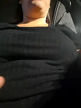 Snapshot of litha_luna chatting on 11.30.25 litha luna online show from 11.30.25