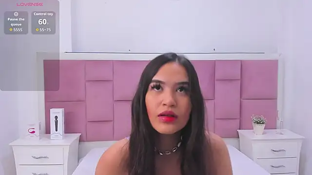 Snapshot of kaily_sweet1 chatting on 11.08.25 kaily sweet1 online show from 11.08.25