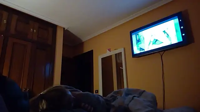 Snapshot of pumapatri chatting on 12.14.25 pumapatri online show from 12.14.25