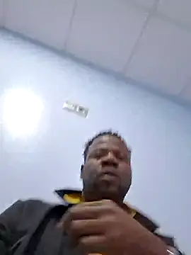 Snapshot of pumapatri chatting on 12.15.25 pumapatri online show from 12.15.25