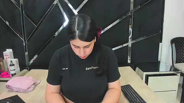 Criistaal  online show from 03.17.26